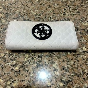 GUESS Women’s Quilted Wallet